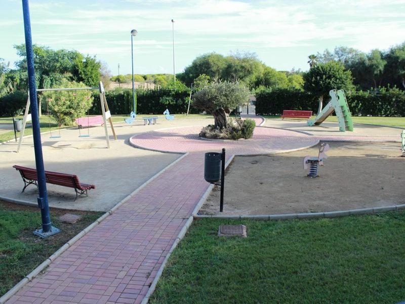 Bungalow Con Terraza La Mata لا ماتا المظهر الخارجي الصورة