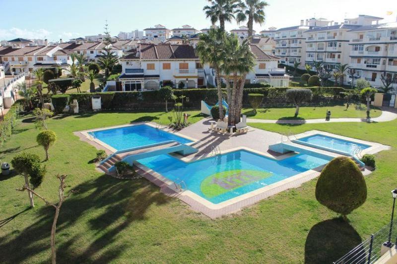 Bungalow Con Terraza La Mata لا ماتا المظهر الخارجي الصورة
