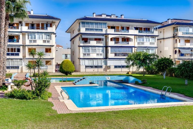 Bungalow Con Terraza La Mata لا ماتا المظهر الخارجي الصورة