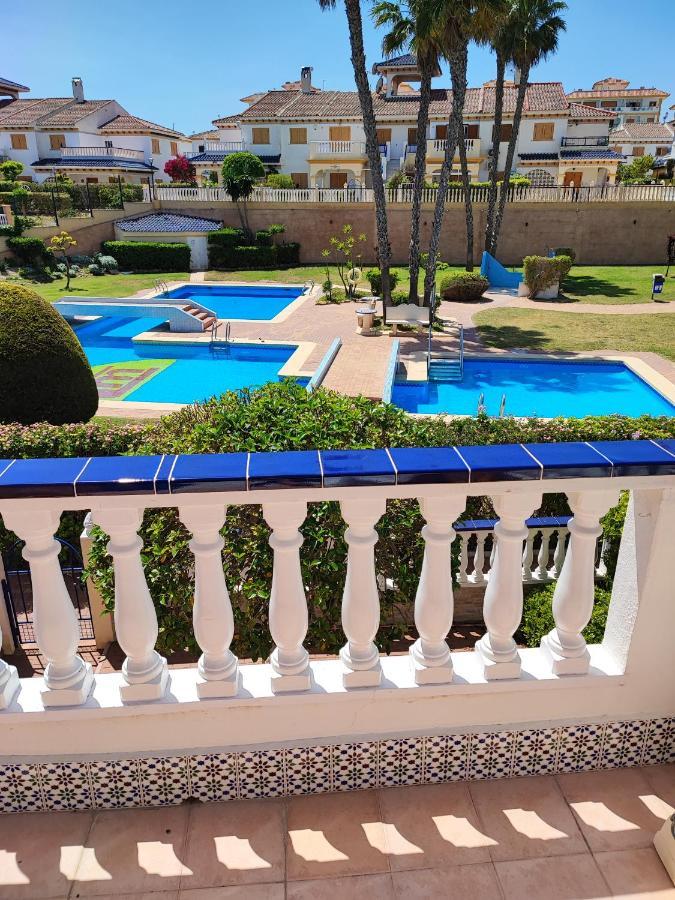 Bungalow Con Terraza La Mata لا ماتا المظهر الخارجي الصورة