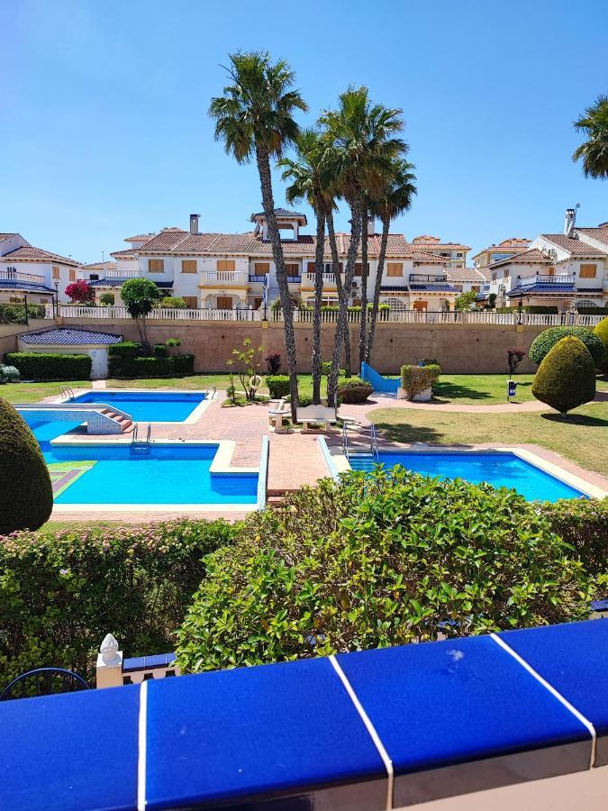 Bungalow Con Terraza La Mata لا ماتا المظهر الخارجي الصورة