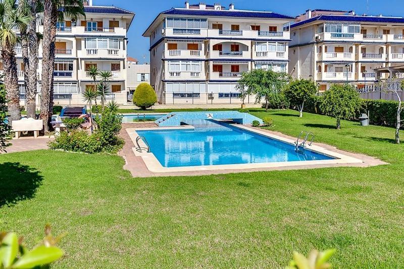 Bungalow Con Terraza La Mata لا ماتا المظهر الخارجي الصورة